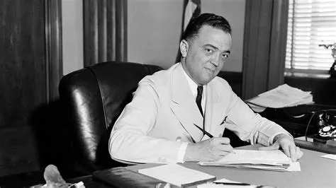 J. Edgar: ภาพยนตร์ชีวประวัติที่ขมวดความลับของอดีตผู้อำนวยการ FBI!